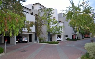 1 Bedroom Townhouse in Lombardy Estate