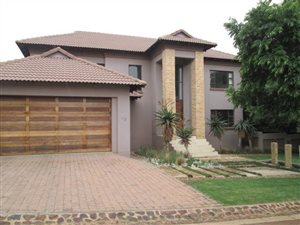 4 Bed House in Mooikloof Equestrian Estate