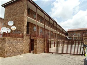 2 Bed Apartment in Kempton Park Central