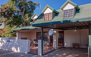 2 Bedroom Townhouse in Weltevreden Park