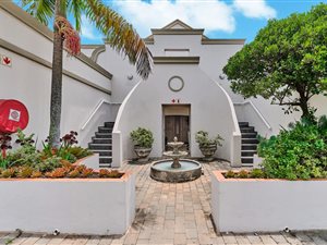 2 Bed Apartment in Saxonwold