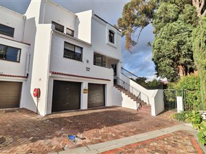 3 Bed Townhouse in Monte Sereno