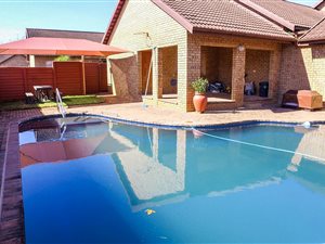 2 Bed House in White River