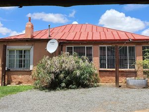 4.7 ha Farm in Estoire