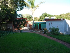 2 Bed Garden Cottage in Lovemore Park