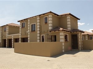 3 Bed Duplex in Arundo Estate