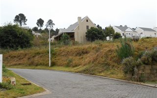 700 m² Land available in Green Pastures