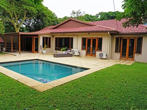 4 Bed House in La Lucia