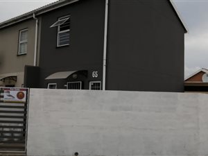 2 Bed Townhouse in Pelikan Park
