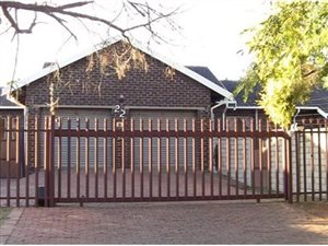 3 Bed House in Sunward Park