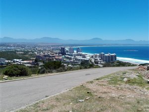 525 m² Land available in Mossel Bay