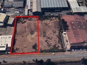 7450 m² Land available in Clayville