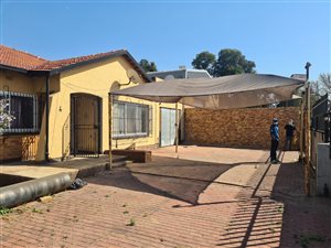 490 m² Industrial space in Primrose