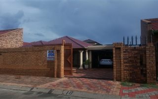 4 Bedroom House in Protea North