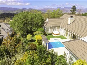 4 Bed House in La Concorde