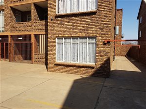 3 Bed Flat in Vanderbijlpark Central