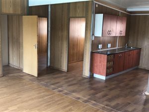 3 Bed Flat in Cinderella