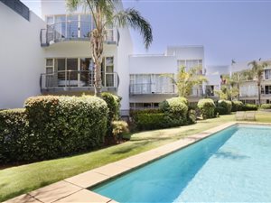 3 Bed Flat in Oaklands