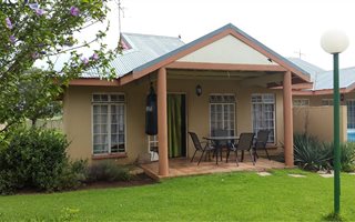 2 Bedroom Cluster in Grimbeek Park