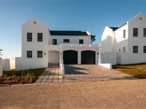 3 Bed House in Somerset West Central