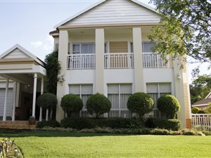 4 Bed House in Woodlands Estate