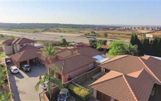 3 Bedroom Duet in Thatchfield