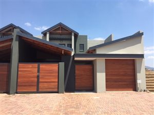 3 Bed House in The Islands Estate