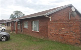 3 Bedroom Simplex in Cleland