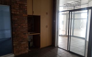 229 m² Commercial space in Colbyn