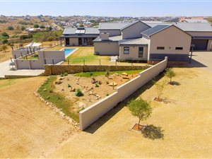 4 Bed House in Mooikloof Glen