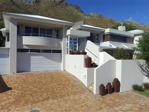 4 Bed House in Mountainside