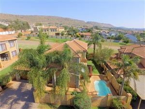 3 Bed Townhouse in Pinehaven