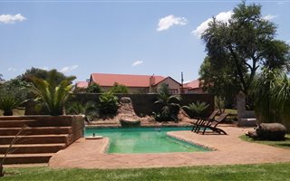 9801 m² Farm in Melodie
