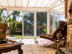 4 Bedroom House in Hartenbos