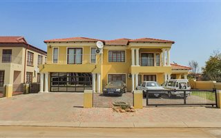 4 Bedroom House in Hesteapark