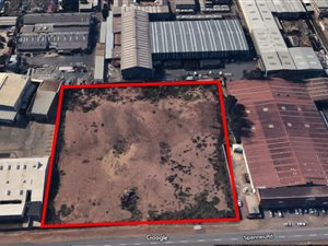 1.5 ha Land available in Clayville