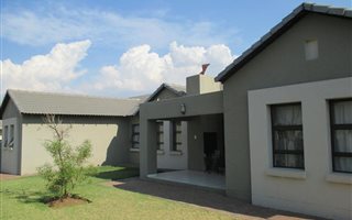 3 Bedroom House in Midlands Estate