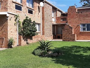 2 Bed Apartment in Hibberdene