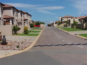 3 Bed Duplex in The Reeds