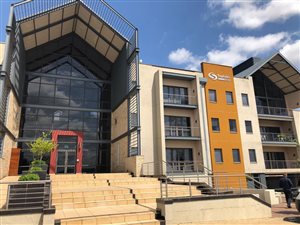 117 m² Commercial space in Highveld