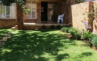 3 Bedroom Townhouse in Mooikloof Ridge