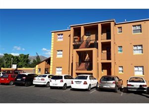 2 Bed Apartment in Paarl Central East