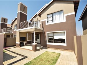 2 Bed Duplex in Bayswater