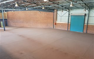 1057 m² Industrial space in Wychwood