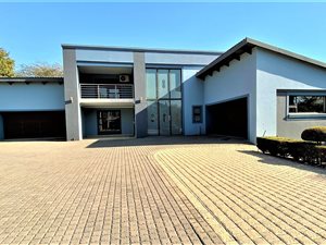 6 Bed House in Willow Acres