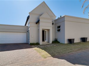 3 Bed House in Cedar Lakes