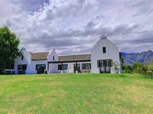6 Bed House in Fancourt