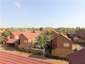 2 Bed Apartment in Zwartkop
