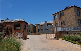 2 Bedroom Apartment in Helderkruin