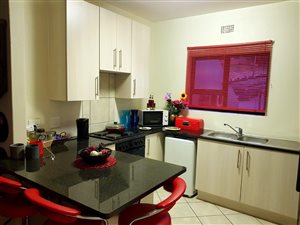 2 Bed Apartment in Helderkruin